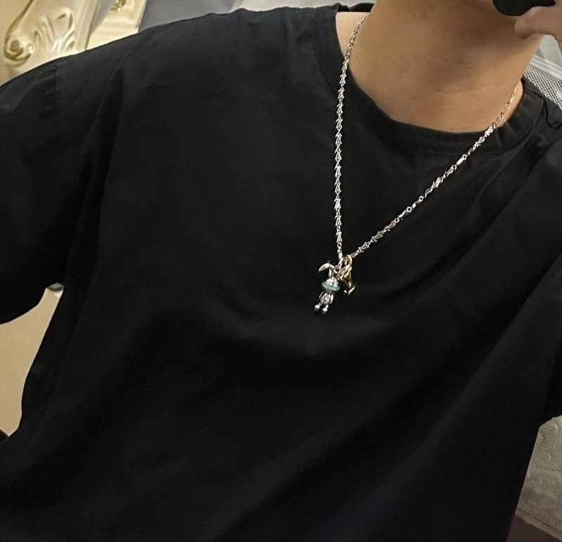 Louis Vuitton Necklaces UrbanChic 247913