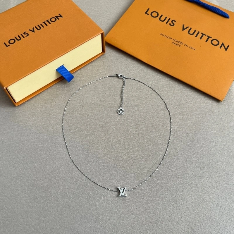 Comfortable Louis Vuitton Necklaces 247885