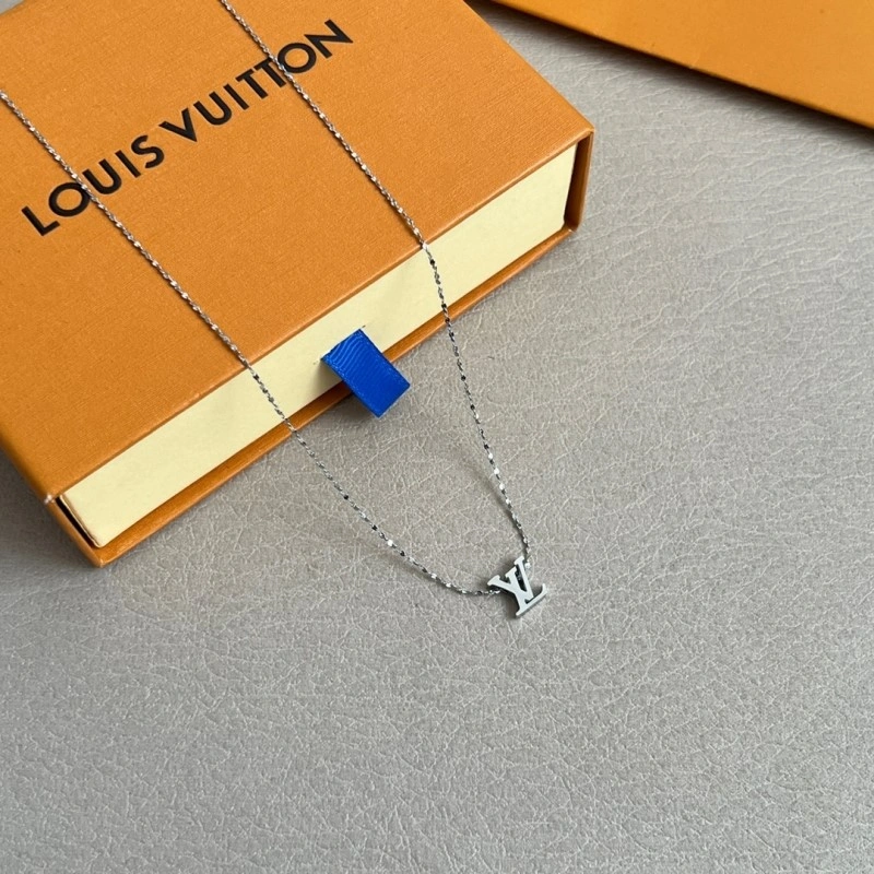 Comfortable Louis Vuitton Necklaces 247885