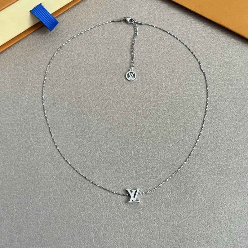 Comfortable Louis Vuitton Necklaces 247885