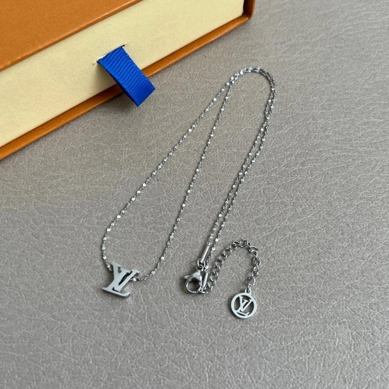 Comfortable Louis Vuitton Necklaces 247885