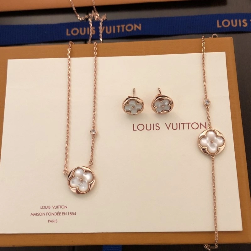 Louis Vuitton Necklaces Colorful 247890