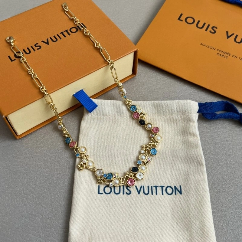 Louis Vuitton Necklaces Lightweight 247883