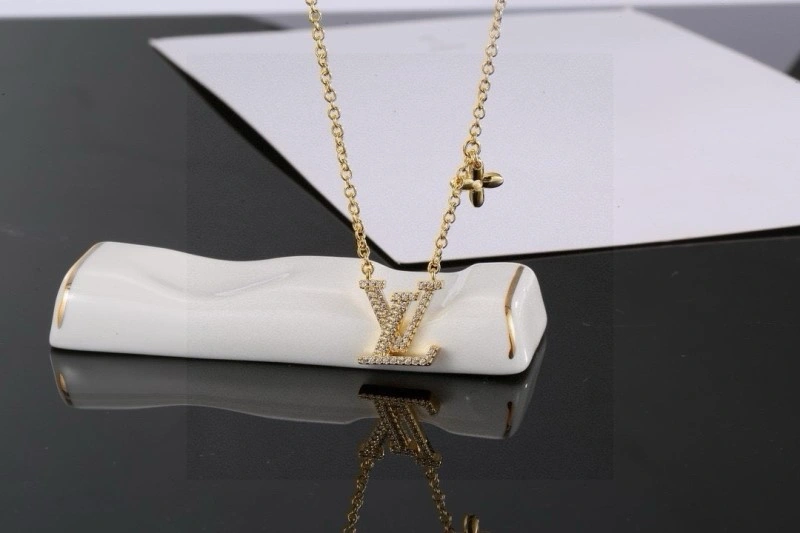 Tailored Louis Vuitton Necklaces 247877