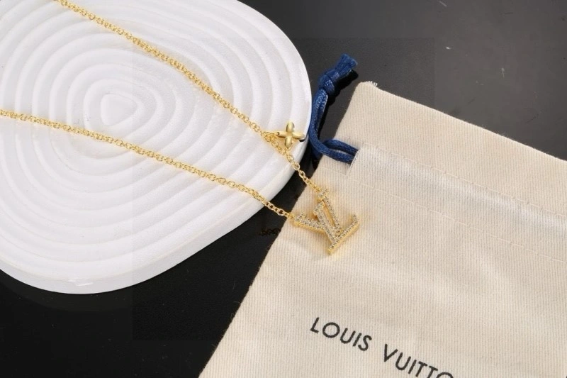 Tailored Louis Vuitton Necklaces 247877