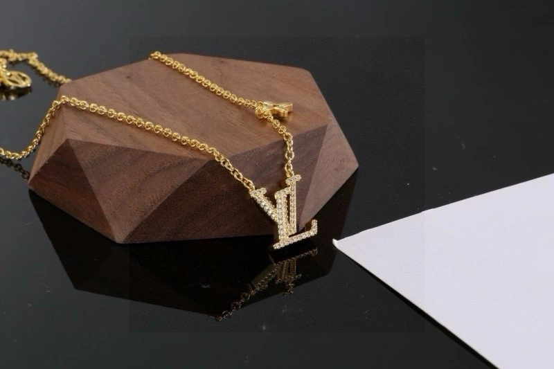 Tailored Louis Vuitton Necklaces 247877