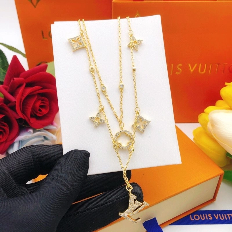 MoistureWicking Louis Vuitton Necklaces 247875
