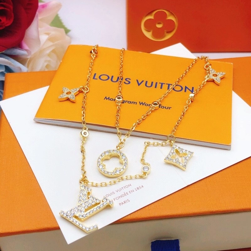 MoistureWicking Louis Vuitton Necklaces 247875