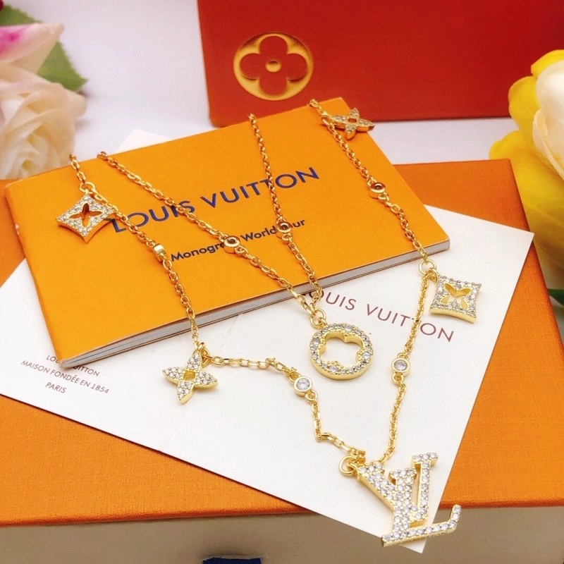 MoistureWicking Louis Vuitton Necklaces 247875
