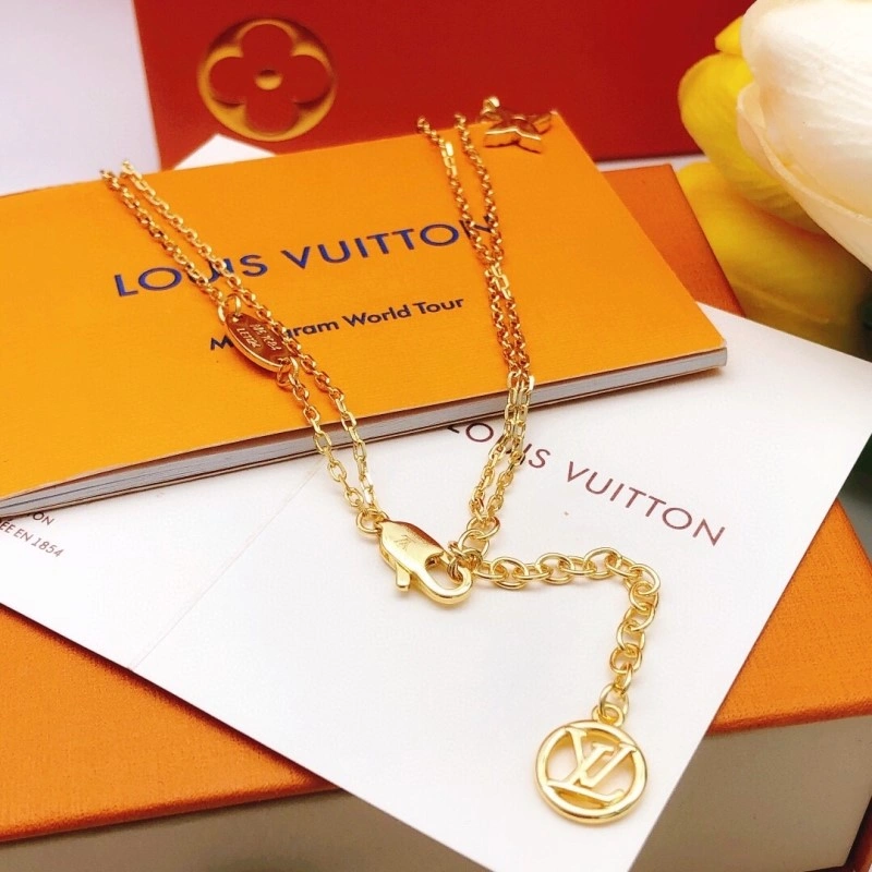 MoistureWicking Louis Vuitton Necklaces 247875