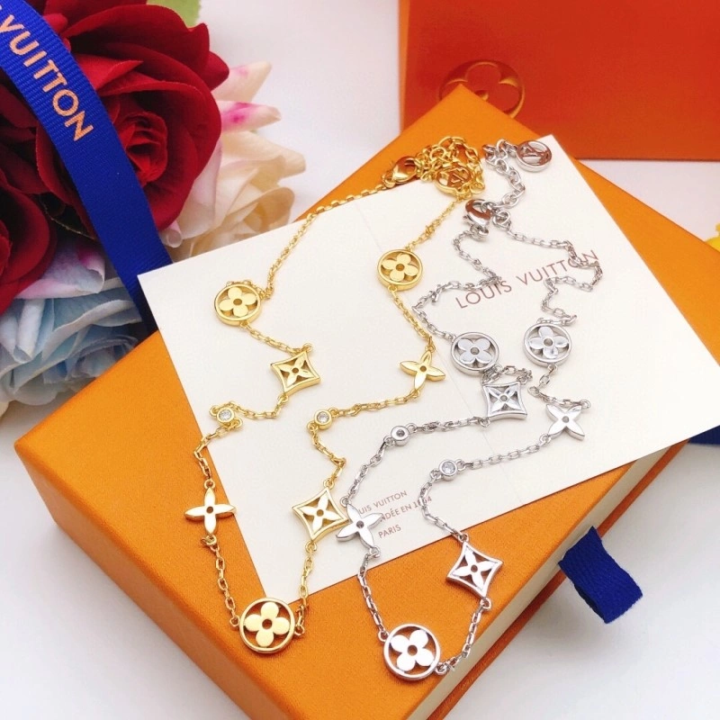 TravelReady Louis Vuitton Necklaces 247871
