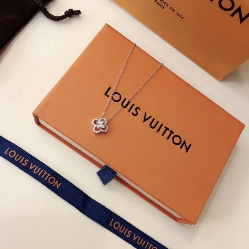 Tailored Louis Vuitton Necklaces 247846
