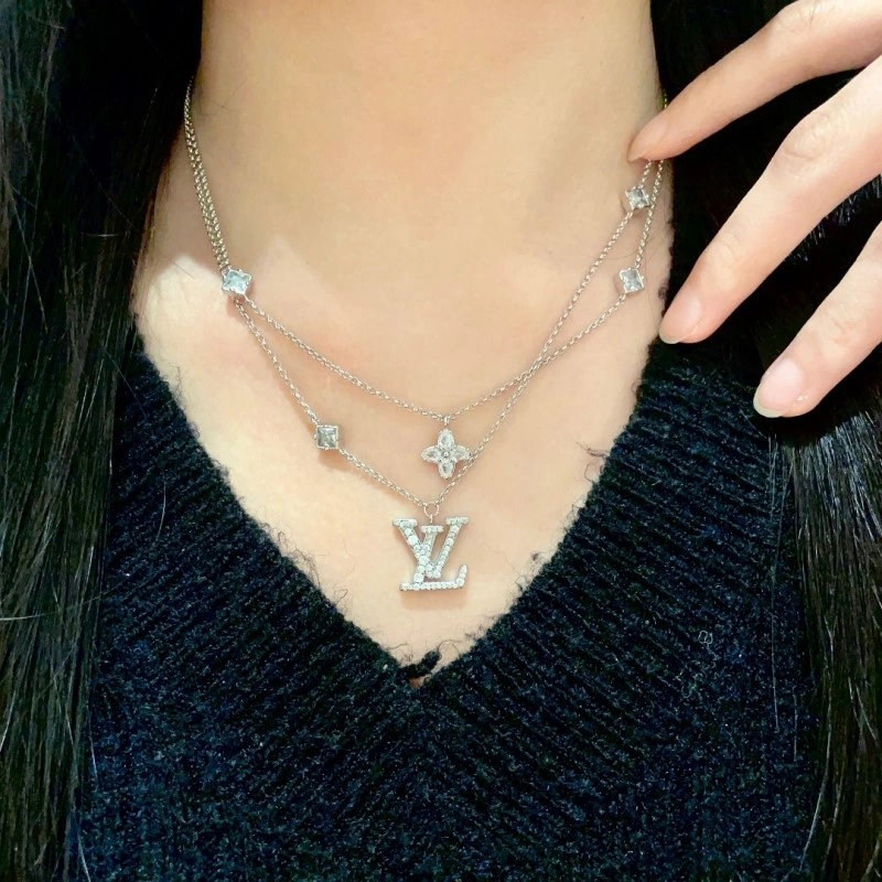 Vibrant Louis Vuitton Necklaces 247869