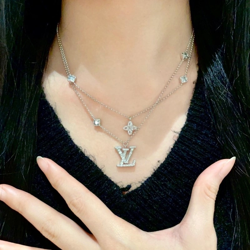 Vibrant Louis Vuitton Necklaces 247869