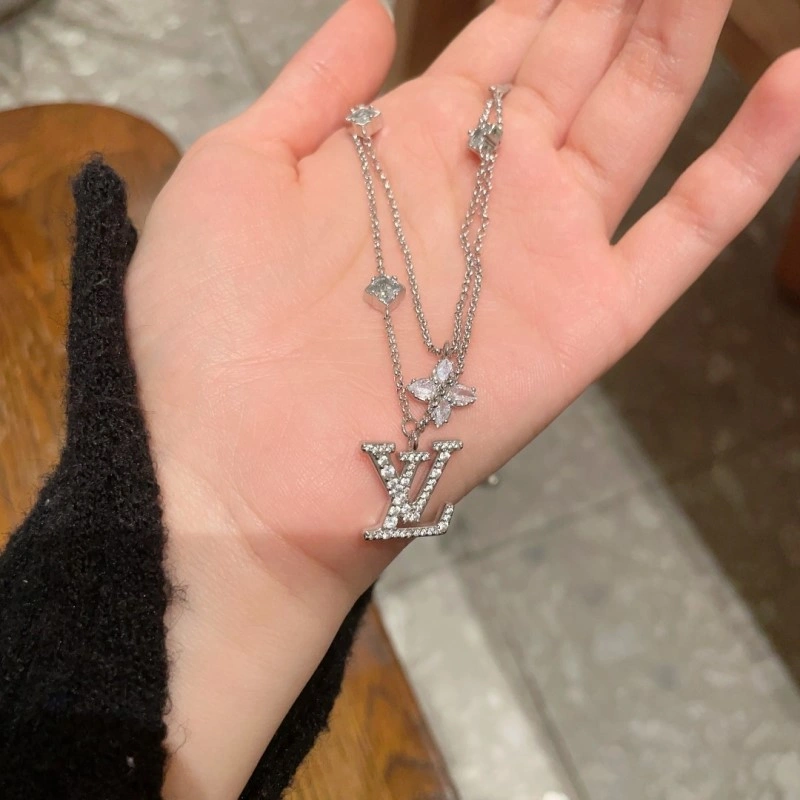 Vibrant Louis Vuitton Necklaces 247869