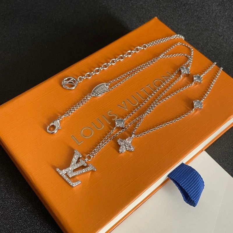 Vibrant Louis Vuitton Necklaces 247869
