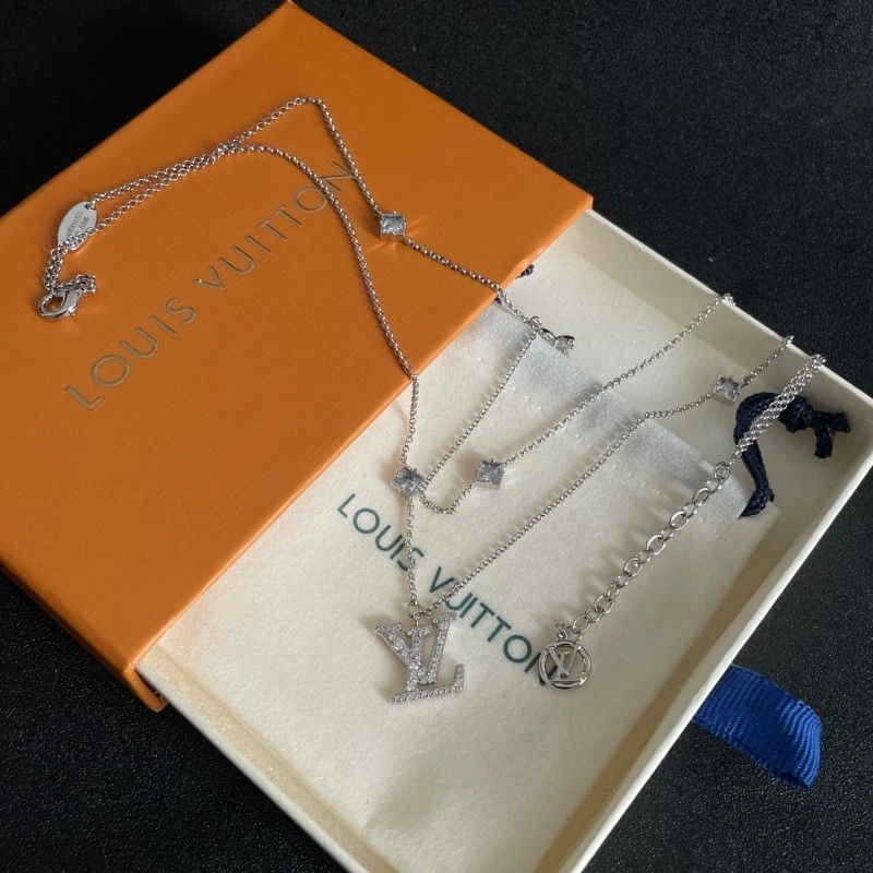 Vibrant Louis Vuitton Necklaces 247869