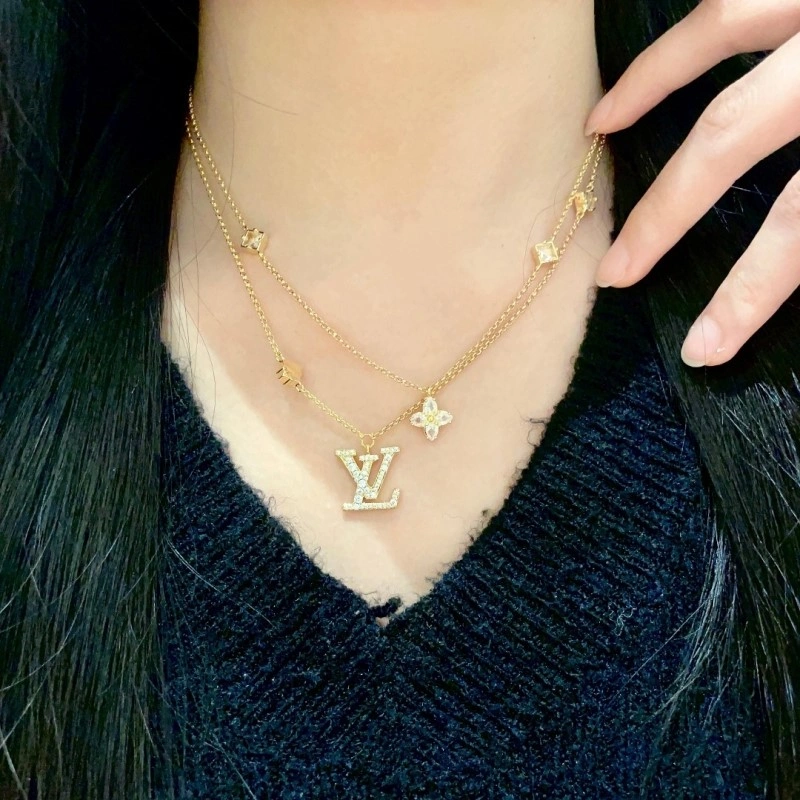 MultiPurpose Louis Vuitton Necklaces 247874