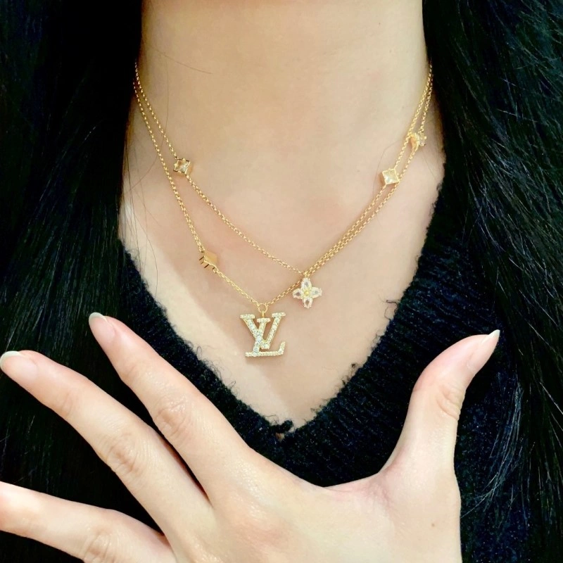 MultiPurpose Louis Vuitton Necklaces 247874