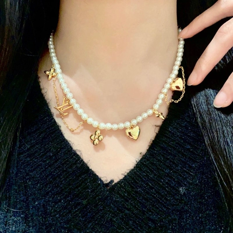 SunProtective Louis Vuitton Necklaces 247872