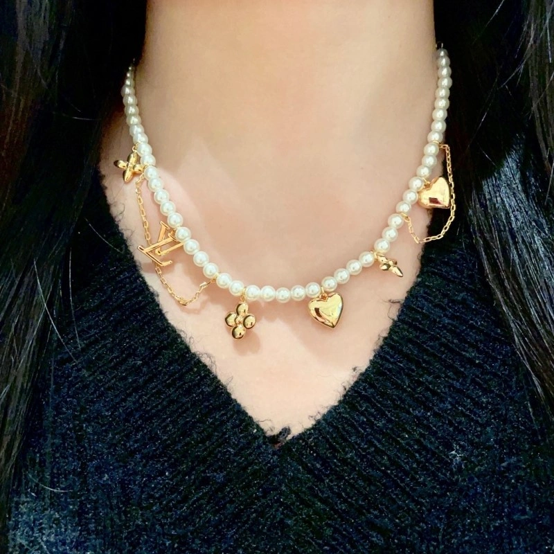 SunProtective Louis Vuitton Necklaces 247872
