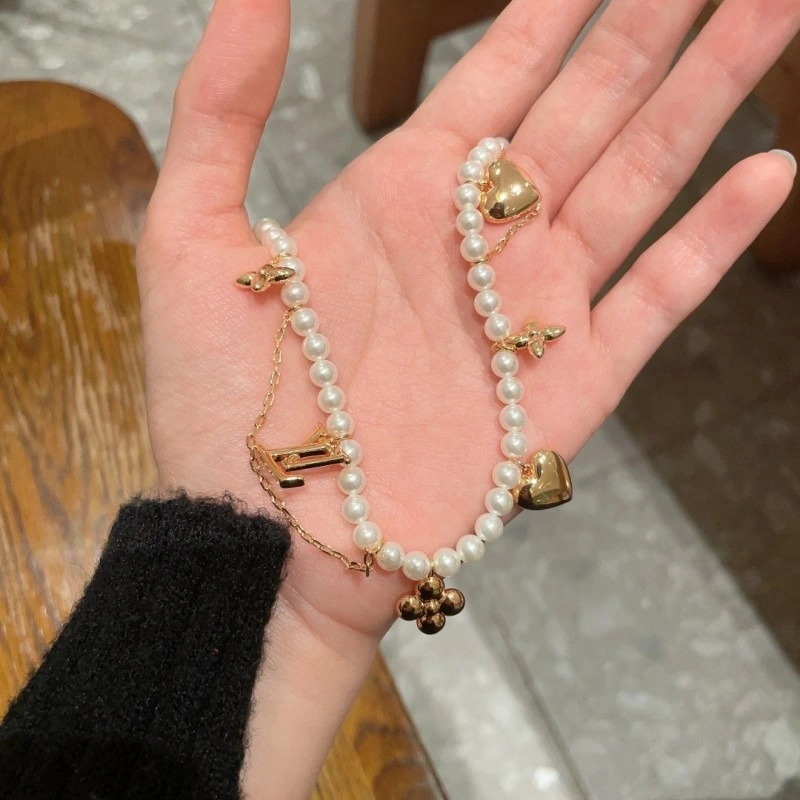SunProtective Louis Vuitton Necklaces 247872