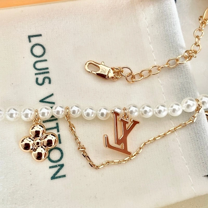 SunProtective Louis Vuitton Necklaces 247872
