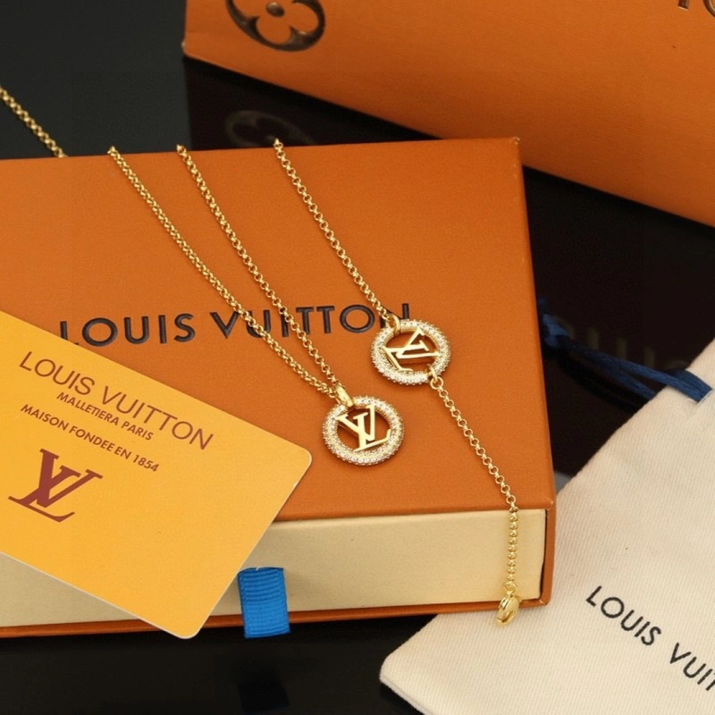 TechFriendly Louis Vuitton Necklaces 247859