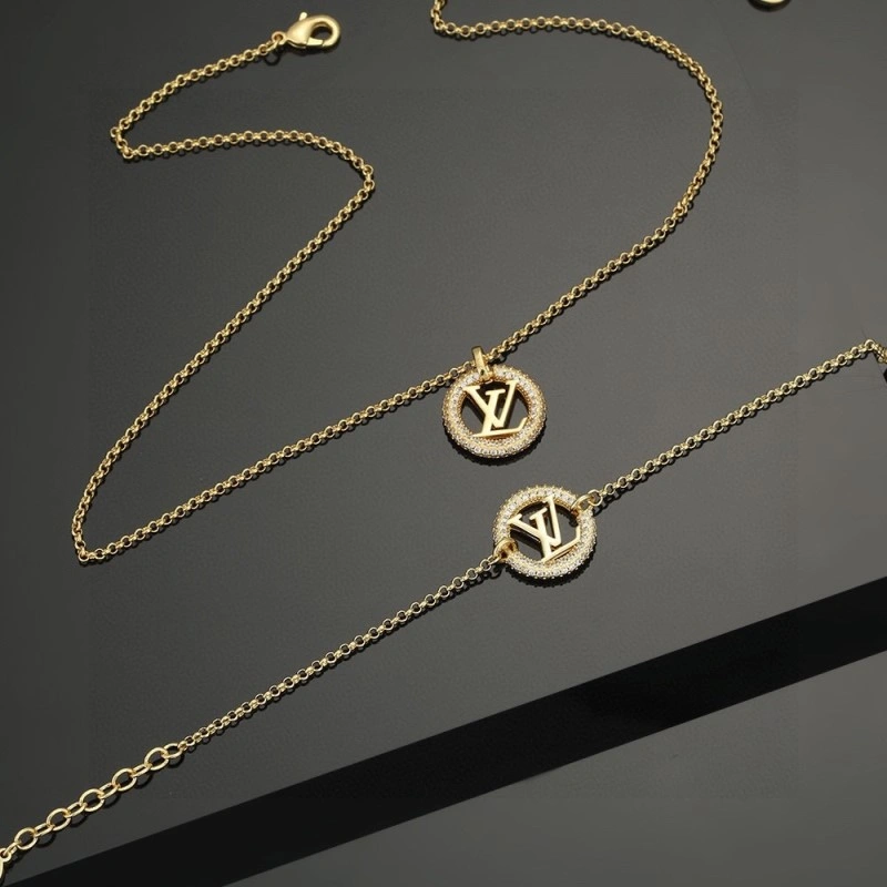 TechFriendly Louis Vuitton Necklaces 247859