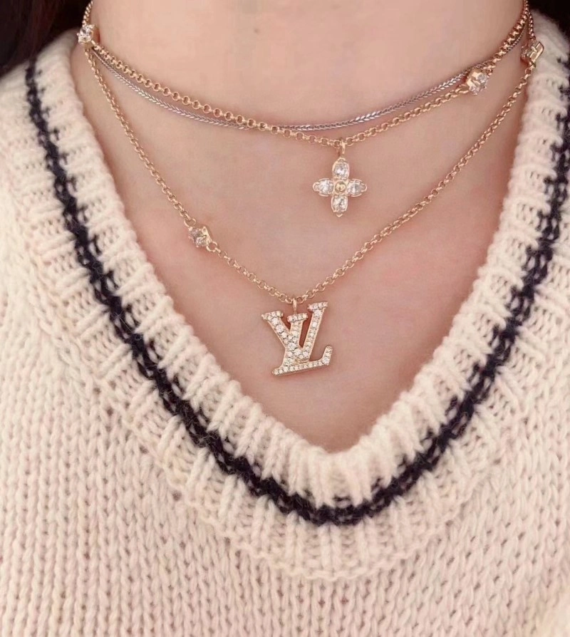 HighPerformance Louis Vuitton Necklaces 247870