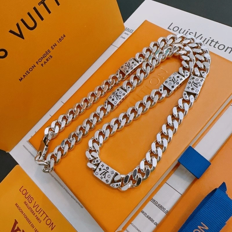 Louis Vuitton Necklaces WrinkleFree 247861