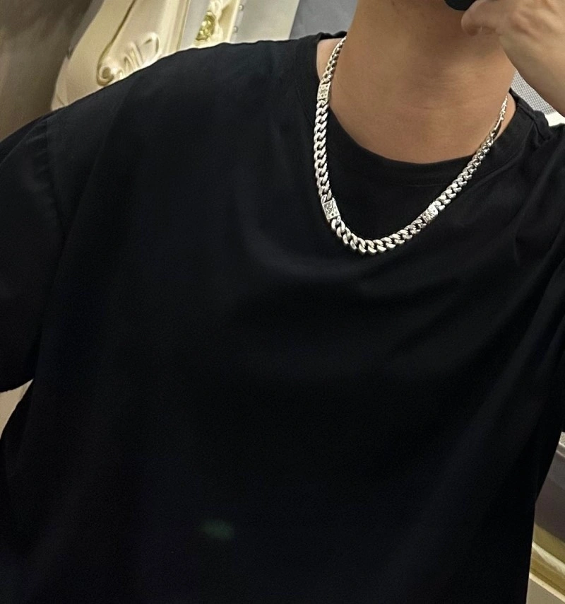 Louis Vuitton Necklaces WrinkleFree 247861