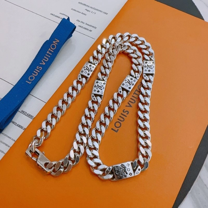 Louis Vuitton Necklaces WrinkleFree 247861
