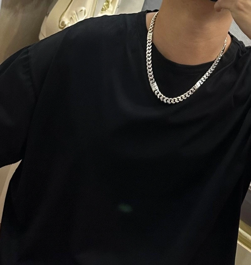 Louis Vuitton Necklaces WrinkleFree 247861