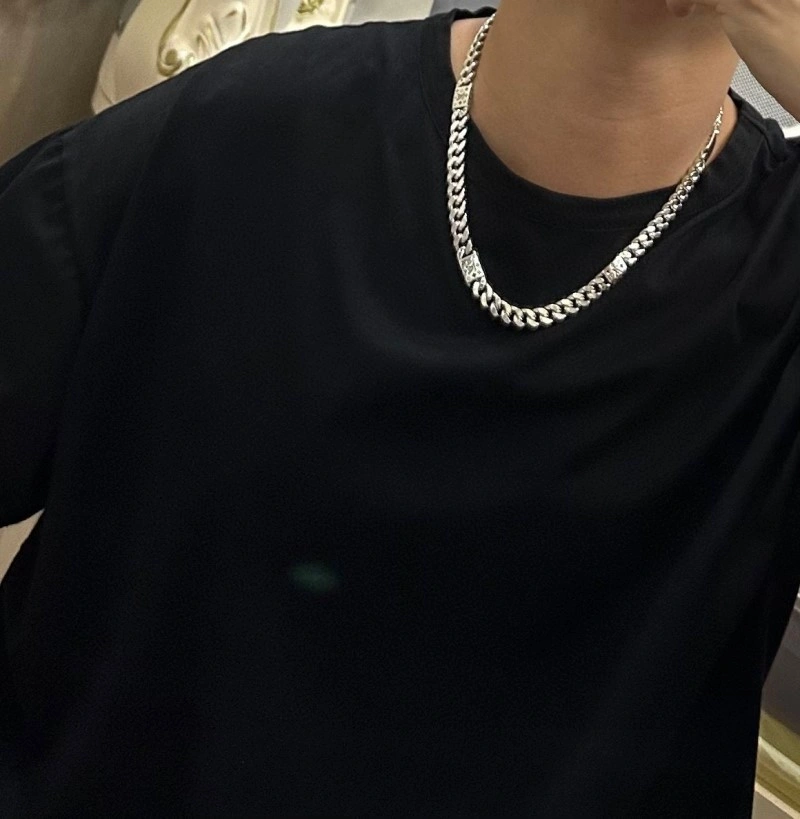 Louis Vuitton Necklaces WrinkleFree 247861