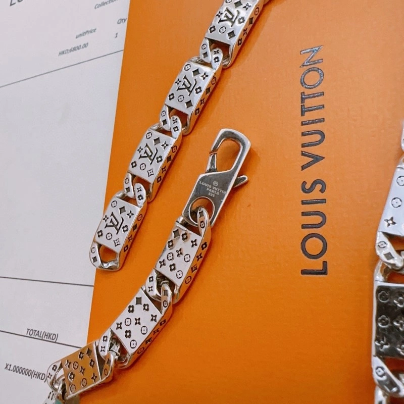 Louis Vuitton Necklaces Upgraded 247860