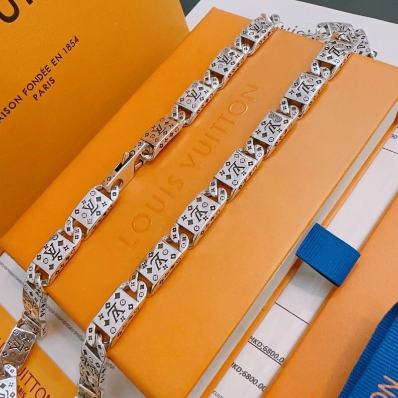 Louis Vuitton Necklaces Upgraded 247860