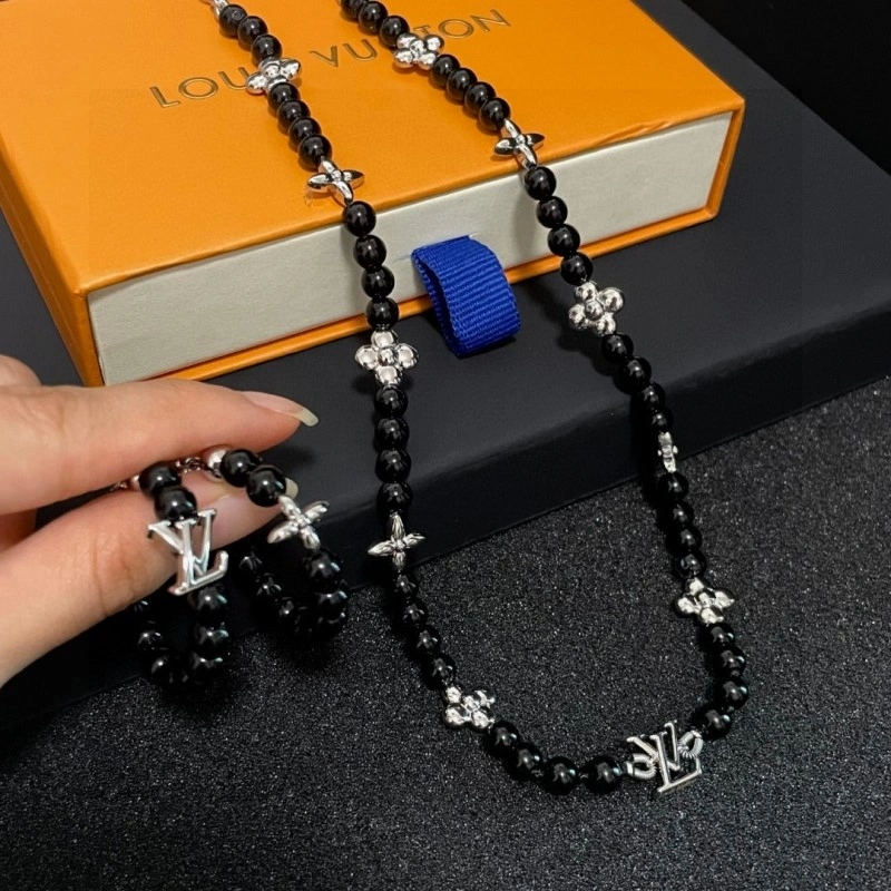 Louis Vuitton Necklaces OnTrend 247867