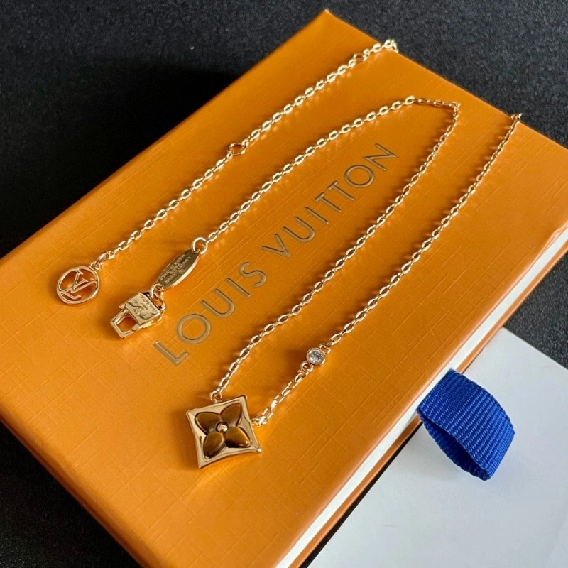 Unique Louis Vuitton Necklaces 247868