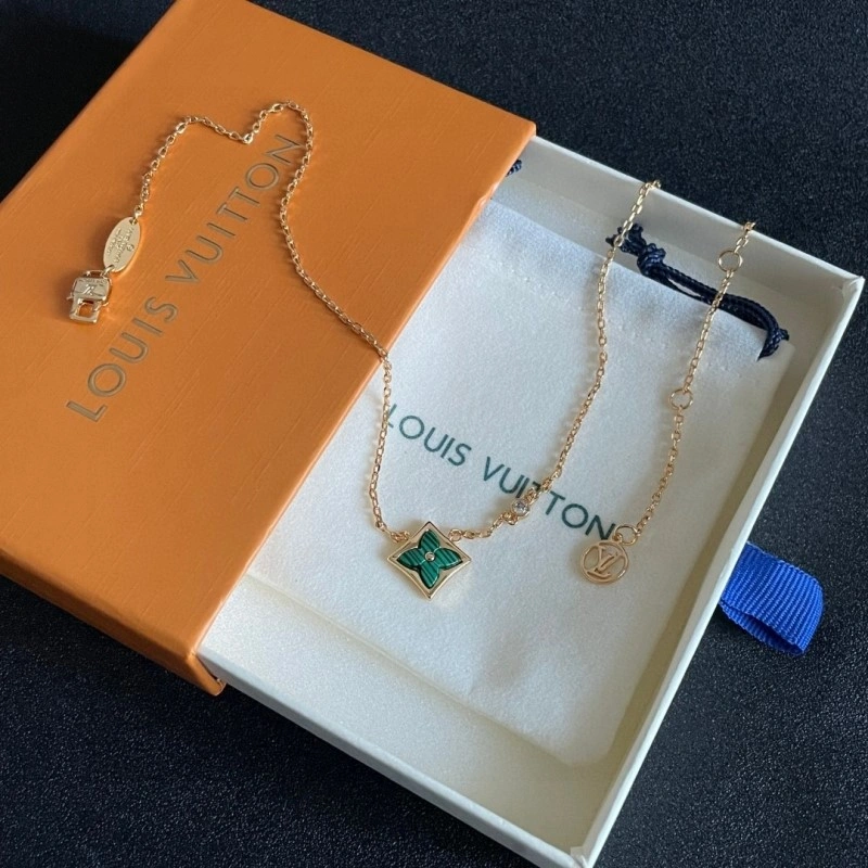 Stretchable Louis Vuitton Necklaces 247855