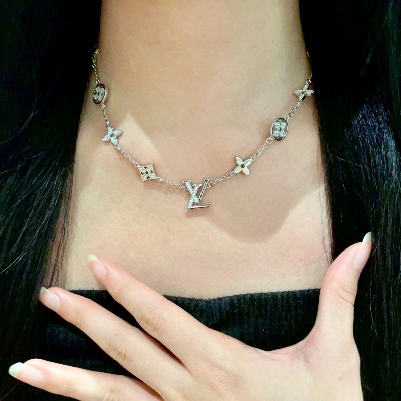 Louis Vuitton Necklaces Trendy 247851