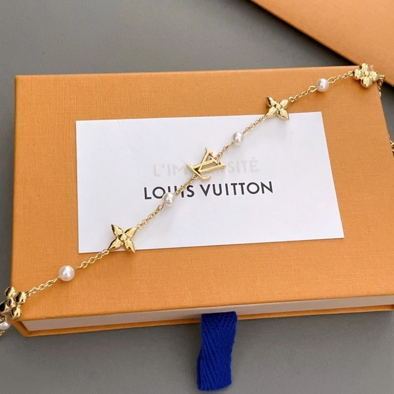 RelaxedFit Louis Vuitton Necklaces 247844