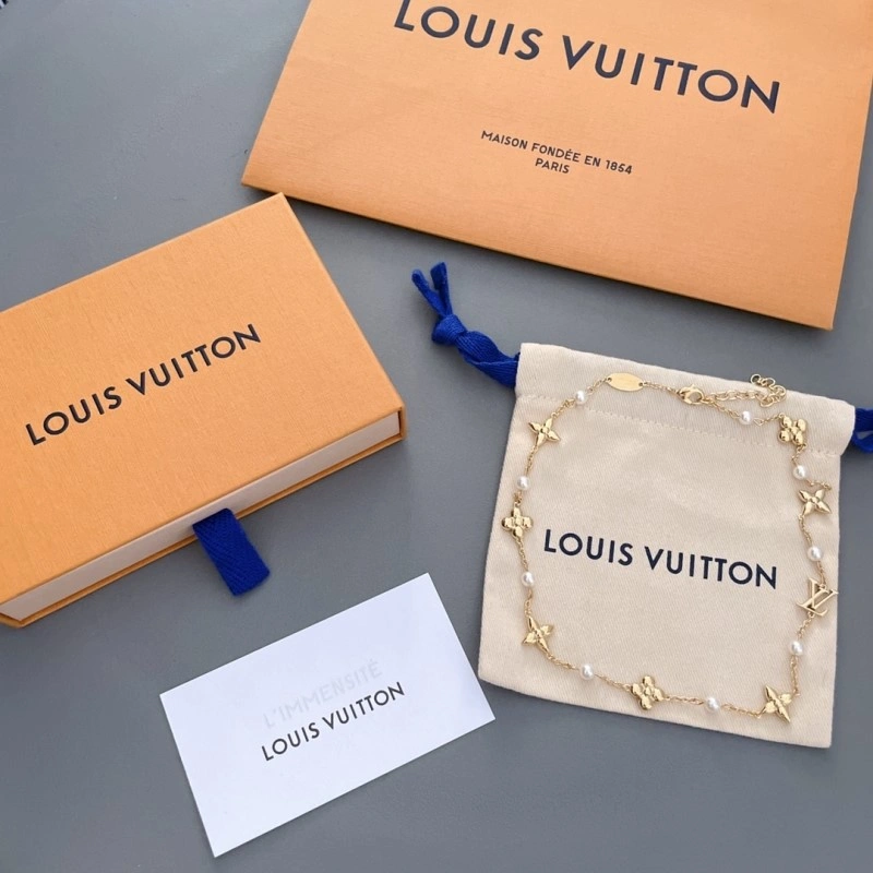 RelaxedFit Louis Vuitton Necklaces 247844