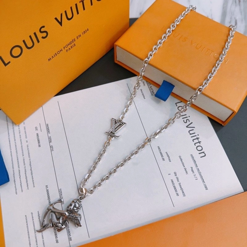 Sporty Louis Vuitton Necklaces 247848