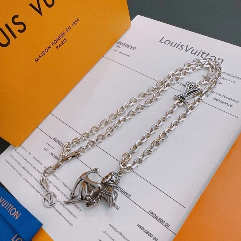 Sporty Louis Vuitton Necklaces 247848