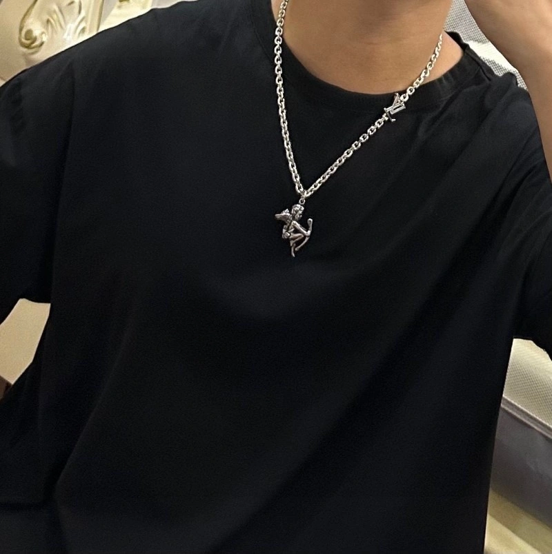 Sporty Louis Vuitton Necklaces 247848