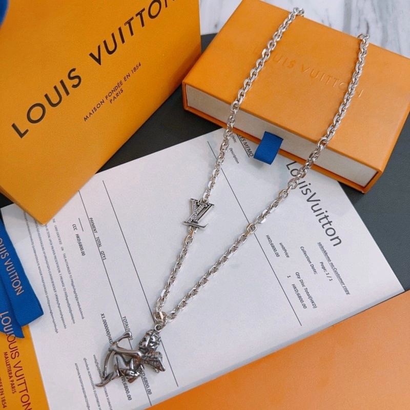 Sporty Louis Vuitton Necklaces 247848