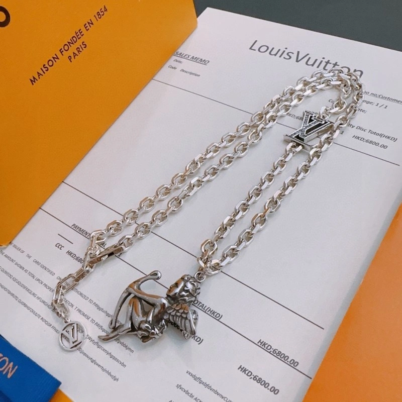 Sporty Louis Vuitton Necklaces 247848