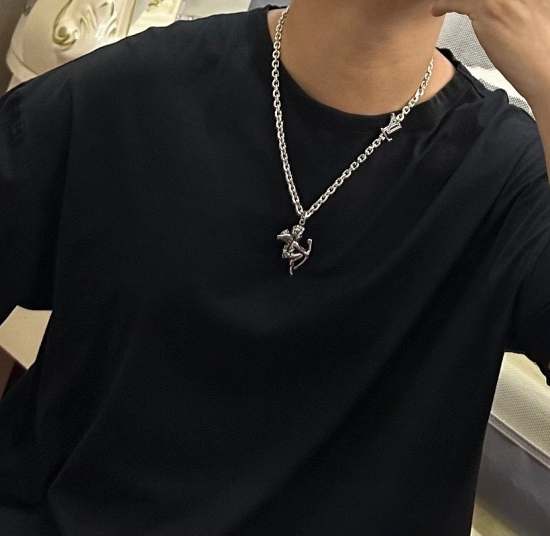 Sporty Louis Vuitton Necklaces 247848