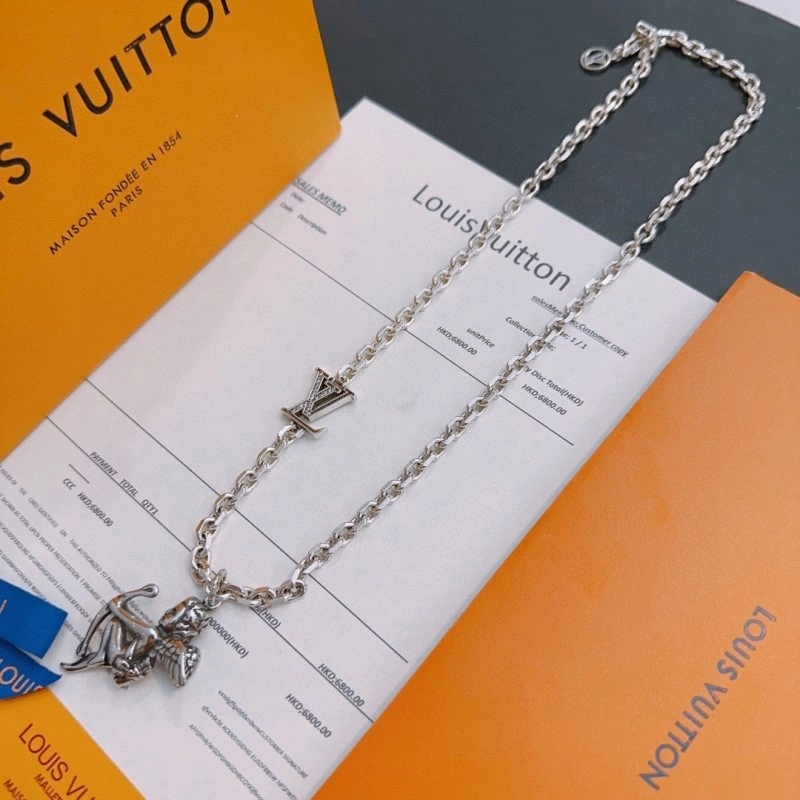 Sporty Louis Vuitton Necklaces 247848